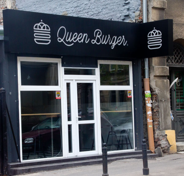 Queen-Burger Queen Burger